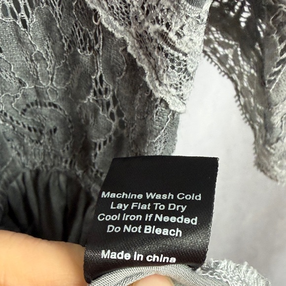 POL Lace Trim Peplum Top Gray Boho Romantic Blouse - Size Small - Picture 11 of 12